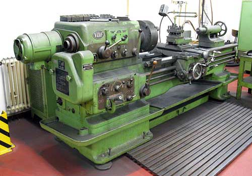 Немецкий універсальний токарно-гвинторізний верстат фирмы VDF модель Е2-V8 - прототип ДИП-200 (1д62, ДИП-20)